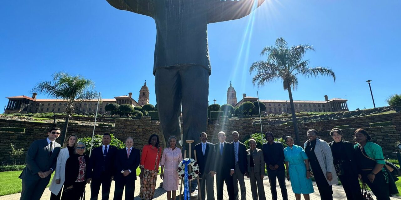 A floral tribute to Mandela by the Embassy of the Dominican Republic